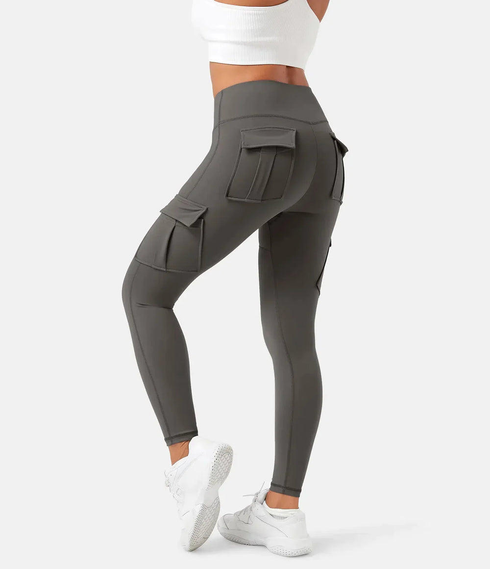 Dounia cargo leggings – een perfecte mix van stijl en functionaliteit. Met een comfortabele, rekbare pasvorm en strategisch geplaatste zakken voor extra gemak. Gemaakt van hoogwaardig nylon voor langdurig draagplezier. Ideaal voor dagelijks gebruik, sport of casual outfits. Verkrijgbaar in groen, zwart, roze, grijs en blauw, in maten XS-2XL. Bestel nu en ervaar ultiem comfort en veelzijdigheid!