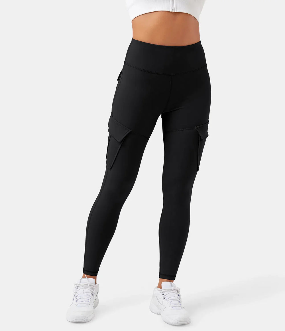 Dounia cargo leggings – een perfecte mix van stijl en functionaliteit. Met een comfortabele, rekbare pasvorm en strategisch geplaatste zakken voor extra gemak. Gemaakt van hoogwaardig nylon voor langdurig draagplezier. Ideaal voor dagelijks gebruik, sport of casual outfits. Verkrijgbaar in groen, zwart, roze, grijs en blauw, in maten XS-2XL. Bestel nu en ervaar ultiem comfort en veelzijdigheid!