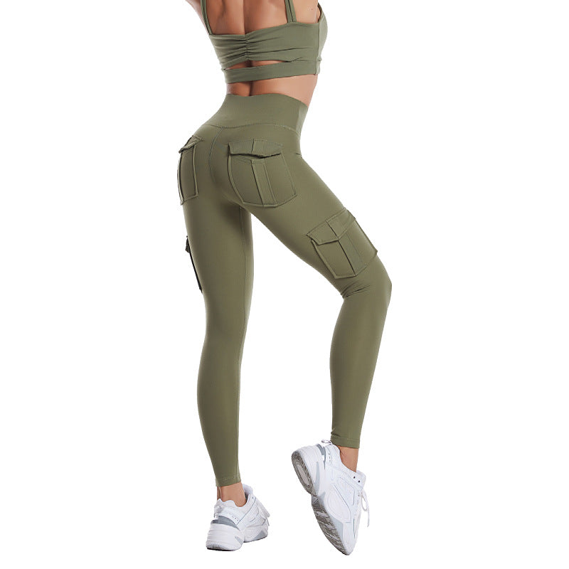 Dounia cargo leggings – een perfecte mix van stijl en functionaliteit. Met een comfortabele, rekbare pasvorm en strategisch geplaatste zakken voor extra gemak. Gemaakt van hoogwaardig nylon voor langdurig draagplezier. Ideaal voor dagelijks gebruik, sport of casual outfits. Verkrijgbaar in groen, zwart, roze, grijs en blauw, in maten XS-2XL. Bestel nu en ervaar ultiem comfort en veelzijdigheid!