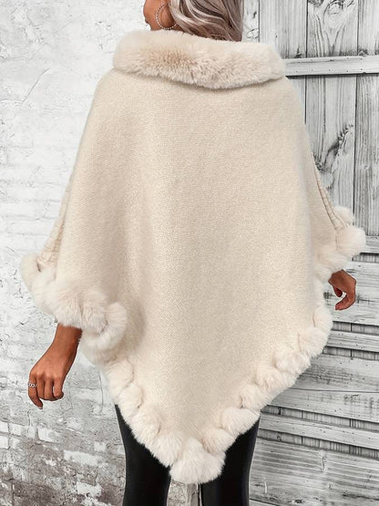 Nereida | Comfortabele winter poncho met imitatiebont voor vrouwen