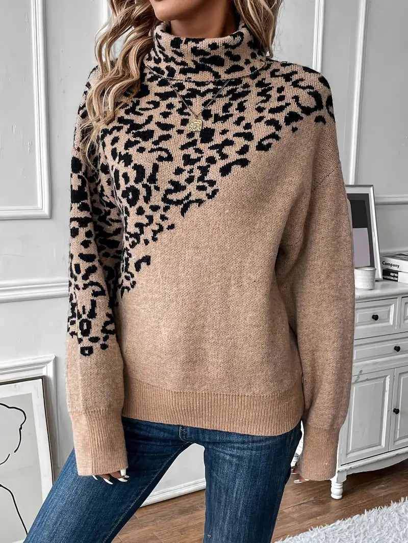 Noemi turtlenecktrui met luipaardprint – een trendy en comfortabele must-have voor de koelere maanden. Met een relaxed fit, zachte textuur en uniek patroon biedt deze trui ultieme warmte en stijl. Perfect voor casual dagen, gezellige weekenden of als statementstuk in je outfit. Combineer moeiteloos met jeans, leggings of rokken. Verkrijgbaar in khaki, maten S-XL. Voeg gedurfde elegantie en comfort toe aan je garderobe met de Noemi. Bestel nu!