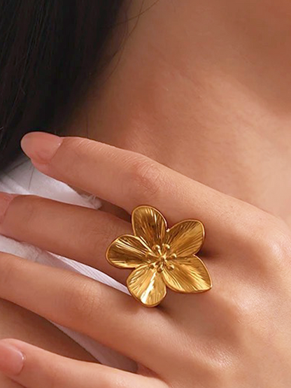 Nunzia | Flower Blossom Statement Ring Goud