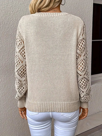 Salma trui – een stijlvolle en comfortabele trui met verfijnde kanten mouwen en een flatterende V-hals. De zachte stof en ontspannen pasvorm maken het perfect voor zowel casual als formele gelegenheden. Verkrijgbaar in beige, zwart en oranje, in maten S-2XL. Ideaal voor een chique kantoorlook, een date night of een casual outfit met een elegante touch. Bestel nu en ervaar moeiteloze stijl en comfort!